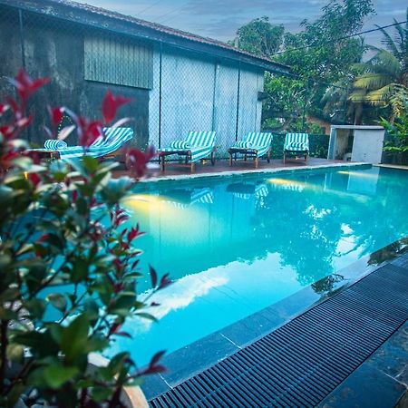 The Shades Galle Exterior photo