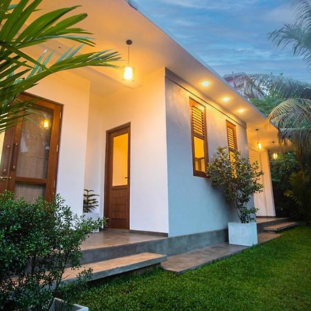 The Shades Galle Exterior photo