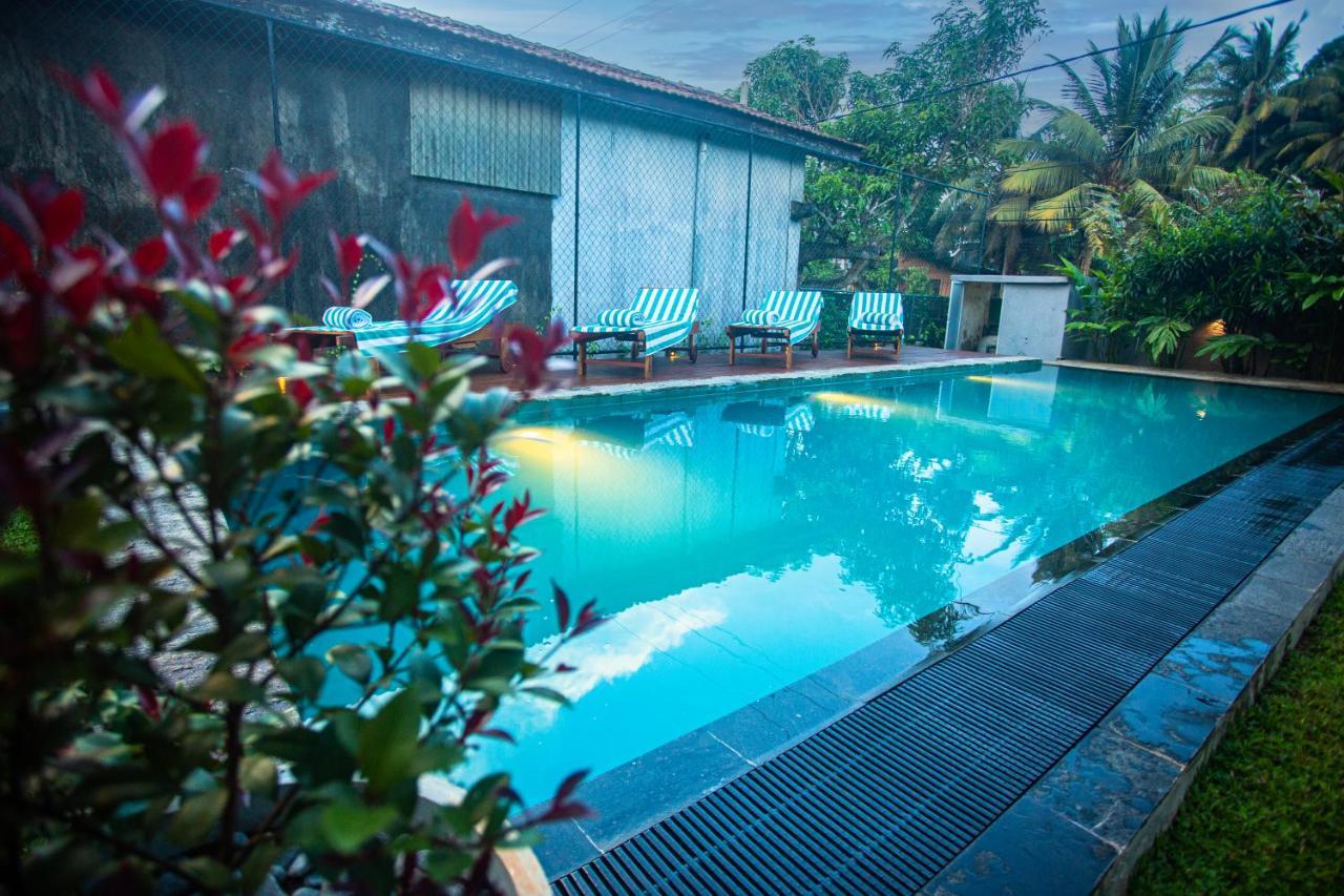 The Shades Galle Exterior photo