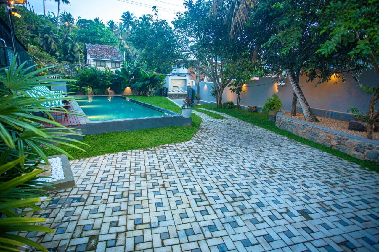 The Shades Galle Exterior photo