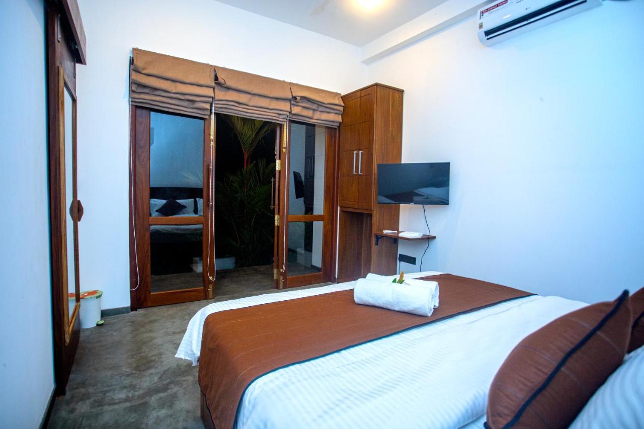The Shades Galle Exterior photo